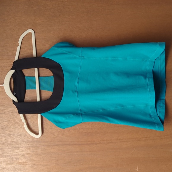 lululemon athletica Tops - Lululemon Blue and Black Scoop Neck Tank Top Sz 8